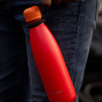 Man holds Stainless steel Brim’s Bottles Bottle with name engraved.